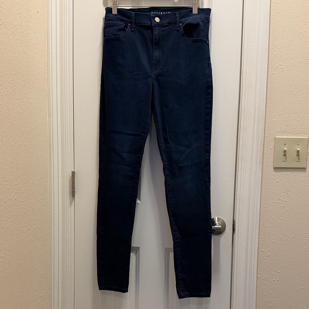 Dark Blue High-Waisted Skinny Jeans